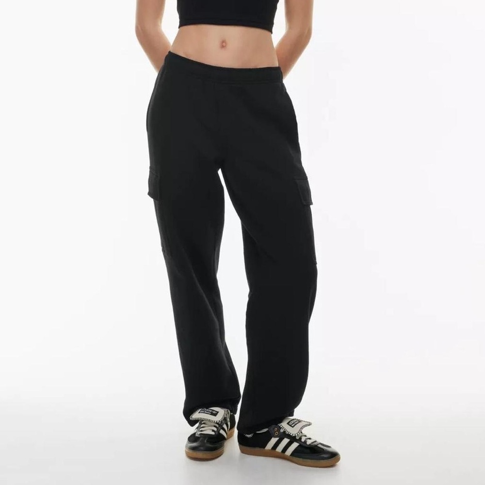 ✨Sold✨ Aritzia Cozy Sweatfleece Mega Cargo Sweatpant